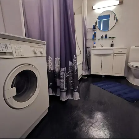 Private Room In Central Homestay Apartment With Ocean View Ålesund Exterior photo